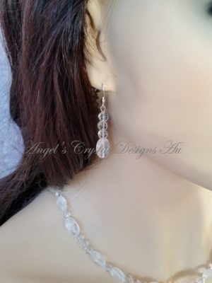 gemstone-clear-quartz-jewellery-set-earrings-close-up
